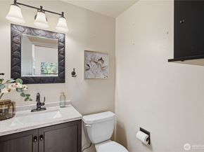 17405 18th Avenue W, Lynnwood WA 98037