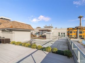 3028 Western Avenue 110, Seattle WA 98121