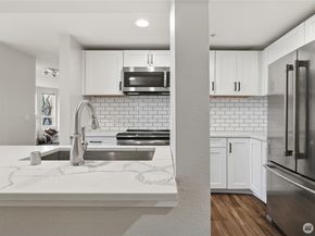 3028 Western Avenue 110, Seattle WA 98121