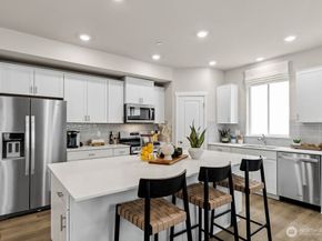 5520 S 328th Street 6, Auburn WA 98001