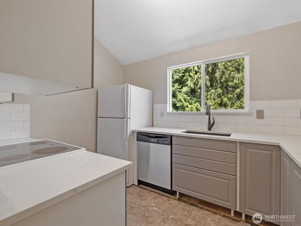 820 E Cady Road D202, Everett WA 98203