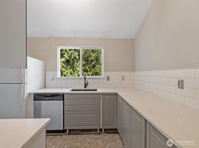 820 E Cady Road D202, Everett WA 98203
