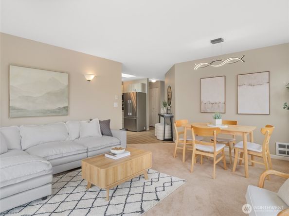 5624 Roosevelt Way NE 302, Seattle WA 98105