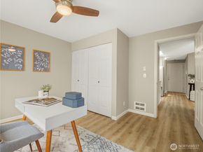 5624 Roosevelt Way NE 302, Seattle WA 98105