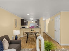 280 Newport Wy NW NW B15, Issaquah WA 98027