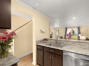 280 Newport Wy NW NW B15, Issaquah WA 98027