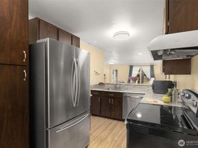 280 Newport Wy NW NW B15, Issaquah WA 98027