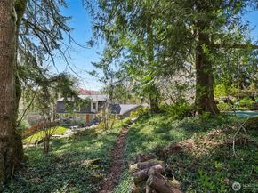 7238 Lakemont Boulevard SE, Bellevue WA 98006