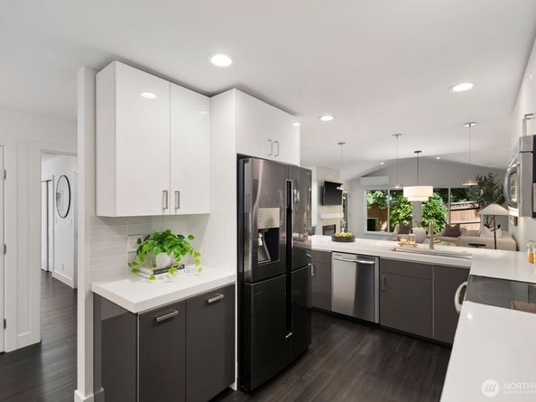 325 7th Avenue S, Kirkland WA 98033