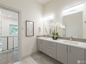 3034 NE 89th Street, Seattle WA 98115