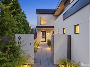 9810 SE Shoreland Drive, Bellevue WA 98004
