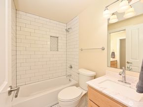 301 W Raye Street 106, Seattle WA 98119