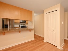 301 W Raye Street 106, Seattle WA 98119