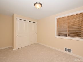 301 W Raye Street 106, Seattle WA 98119