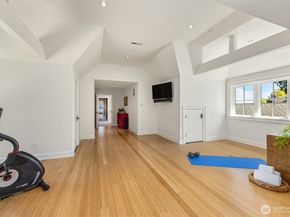 5128 Rockaway Beach Road NE, Bainbridge Island WA 98110