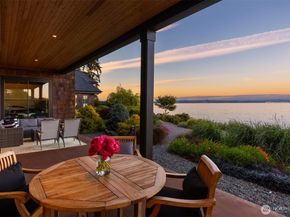 5128 Rockaway Beach Road NE, Bainbridge Island WA 98110
