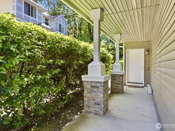 6699 SE Cougar Mountain Way, Bellevue WA 98006