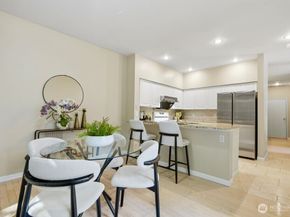 6699 SE Cougar Mountain Way, Bellevue WA 98006