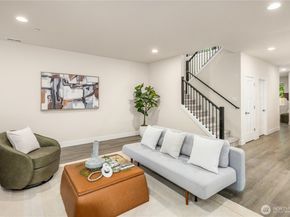 18315 17th Avenue W, Lynnwood WA 98037