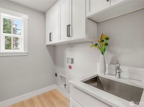 18556 Stone Avenue N, Shoreline WA 98133