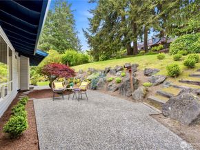 1011 179th Place NE, Bellevue WA 98008