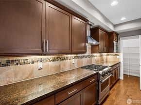 1601 NE Falls Drive, Issaquah WA 98029