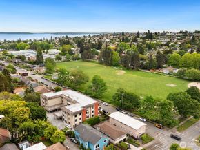 2858 32nd Avenue W 106, Seattle WA 98199
