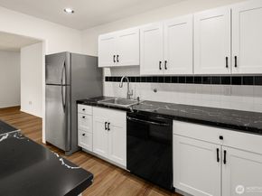 2858 32nd Avenue W 106, Seattle WA 98199