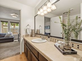 20111 Dayton Avenue N, Shoreline WA 98133
