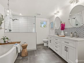 20111 Dayton Avenue N, Shoreline WA 98133