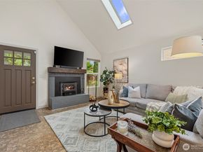 20111 Dayton Avenue N, Shoreline WA 98133