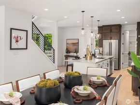14821 HS#11 NE 2nd Court, Bellevue WA 98007