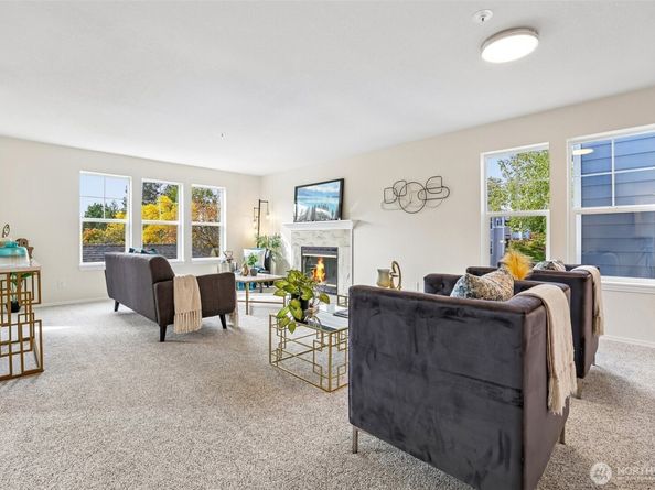 3935 226th Place SE 207, Issaquah WA 98029