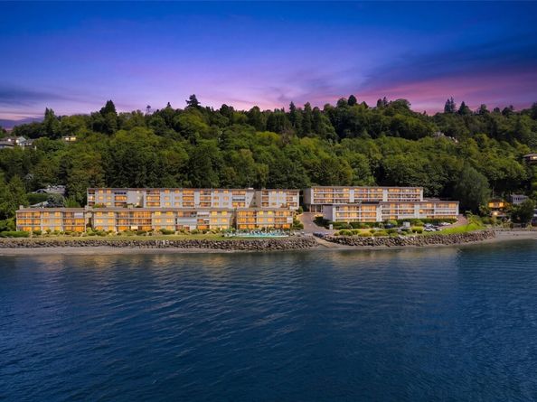 10203 47th Avenue SW B8, Seattle WA 98146
