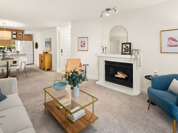 14210 NE 181st Place M202, Woodinville WA 98072