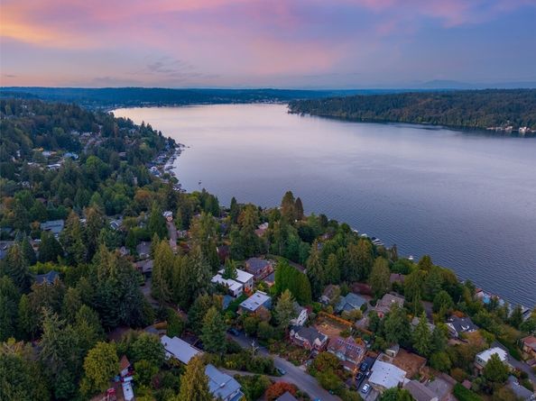 12069 Lakeside Place NE, Seattle WA 98125