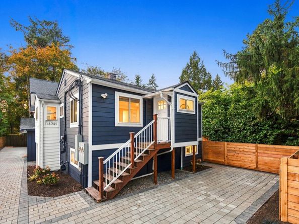 13741 37th Avenue NE, Seattle WA 98125