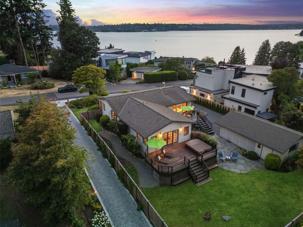 916 18th Avenue W, Kirkland WA 98033