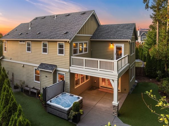 1703 NE Falls Drive, Issaquah WA 98029