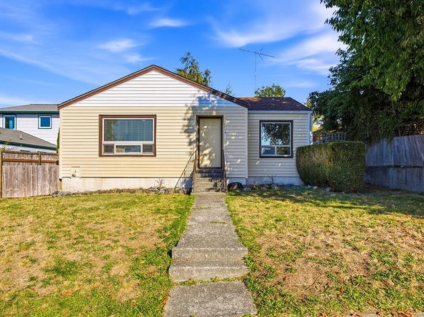 2114 Parker Place, Bremerton WA 98310