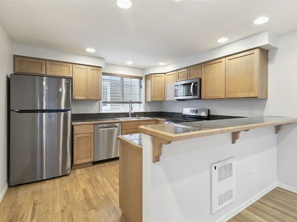 8504 Nesbit Avenue N, Seattle WA 98103