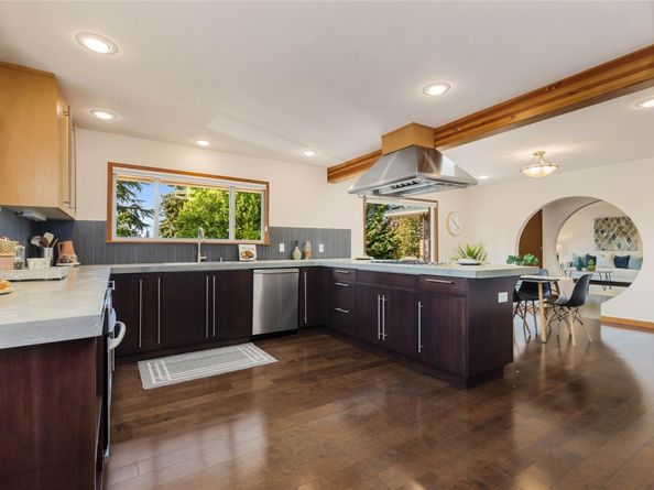 11704 Palatine Avenue N, Seattle WA 98133
