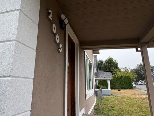 2005 Rockefeller, Everett WA 98201