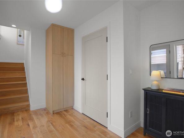 721 N 45th Street, Seattle WA 98103