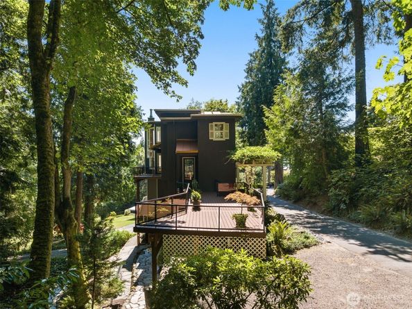 13863 62nd Avenue NE, Kirkland WA 98034