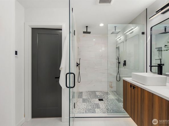 3809 NE 89th Street, Seattle WA 98115