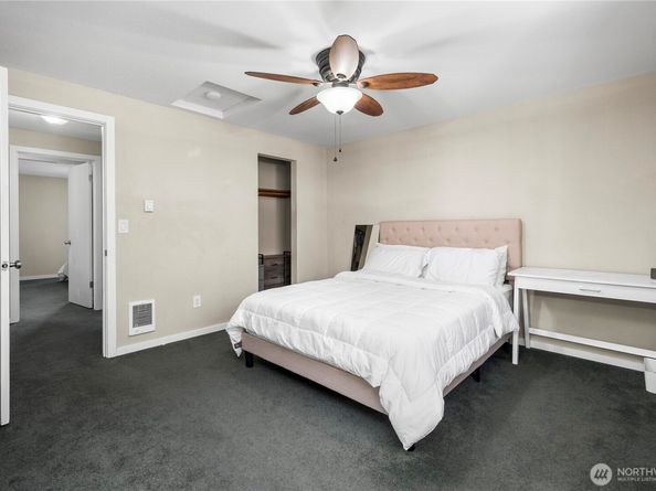 1505 W Casino Road 4, Everett WA 98204