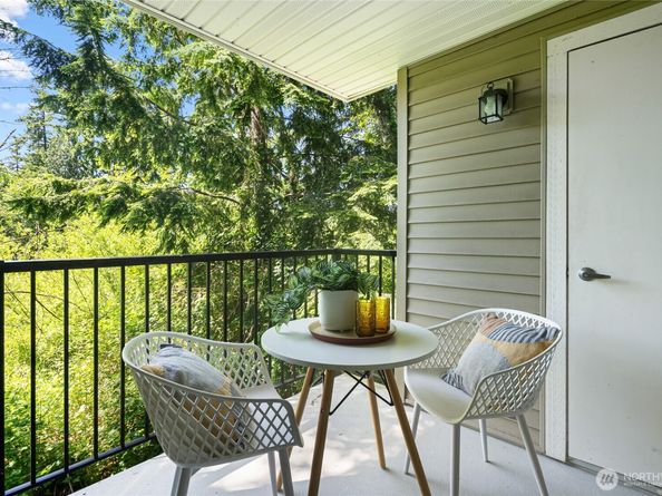 11307 NE 128th Street G204, Kirkland WA 98034