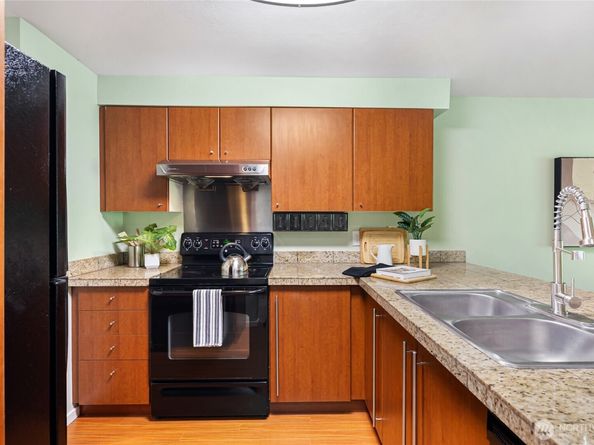 11307 NE 128th Street G204, Kirkland WA 98034