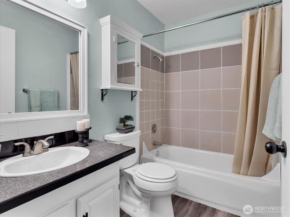 3024 NE 143rd Street 304, Seattle WA 98125